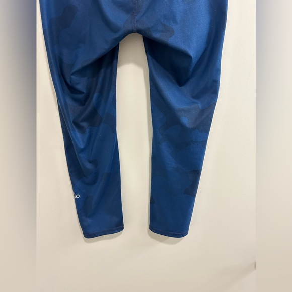 Alo Yoga Blue Camo Leggings - Picture 4 of 9